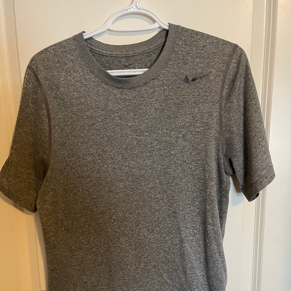 Nike dry fit workout shirt